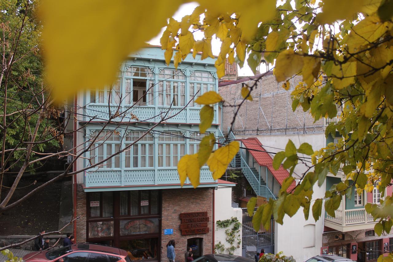 Hostel Nino Tbilisi Esterno foto